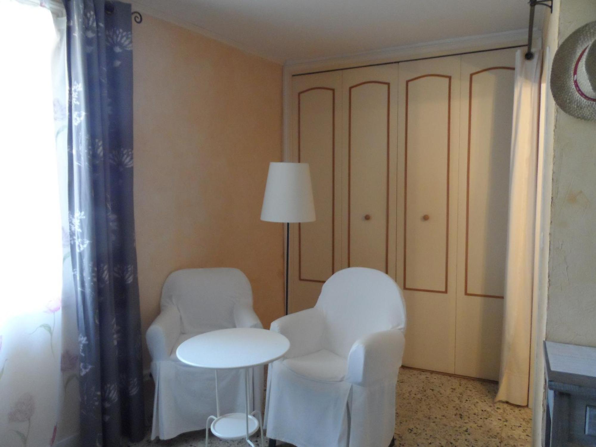 Clos Mazerolles Cruzy Room photo