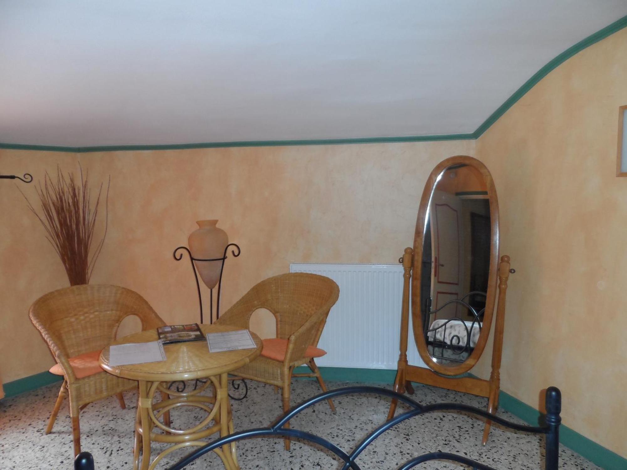 Clos Mazerolles Cruzy Room photo