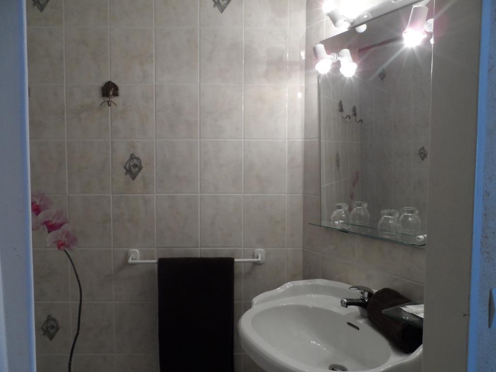 Clos Mazerolles Cruzy Room photo